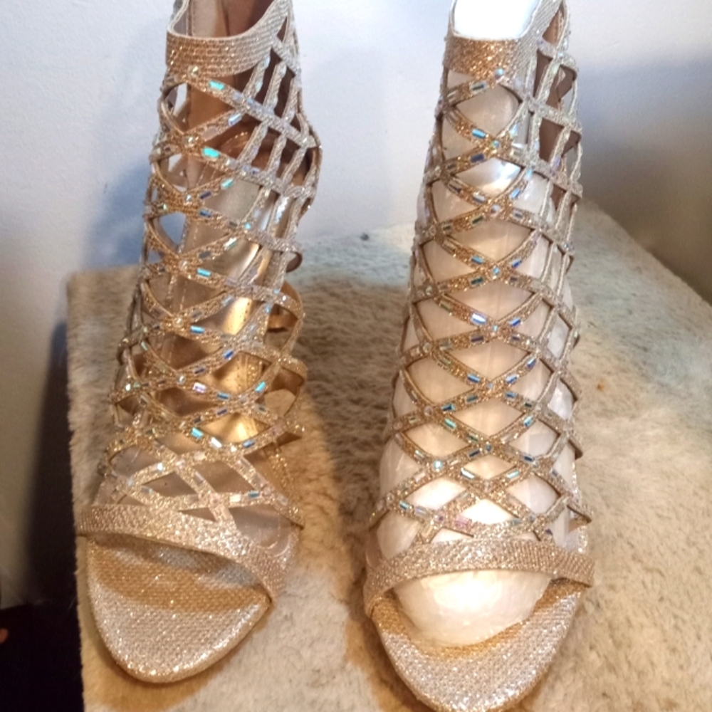 An open high heel shoes new